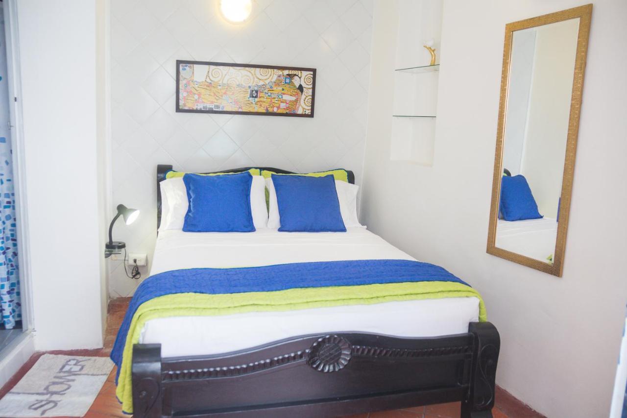 Hotel Plaza De La Trinidad Cartagena Exterior photo
