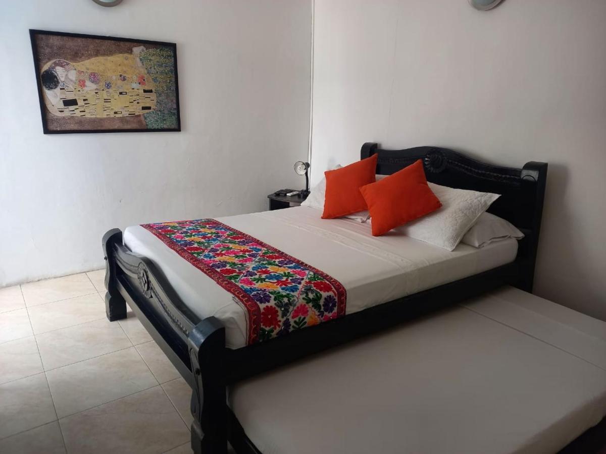 Hotel Plaza De La Trinidad Cartagena Exterior photo